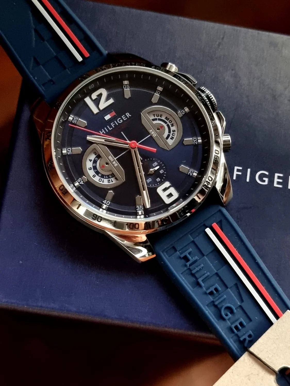 Tommy Hilfiger - Navy Blue Mirror Original ساعه تومى هيلفغر ميرور للرجال