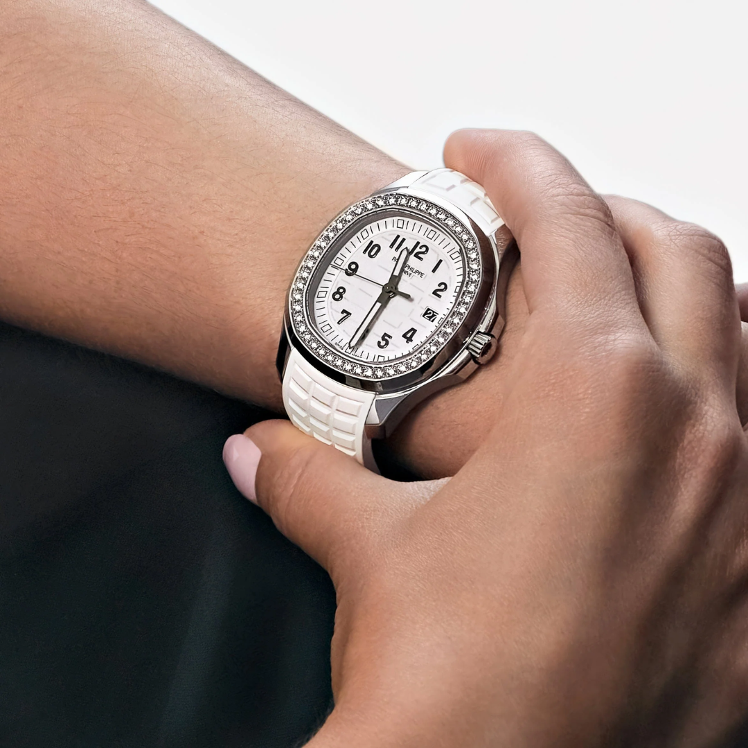 Patek Philippe Aquanaut Diamond Bezel Women’s Watch – Replica High Quality with Date