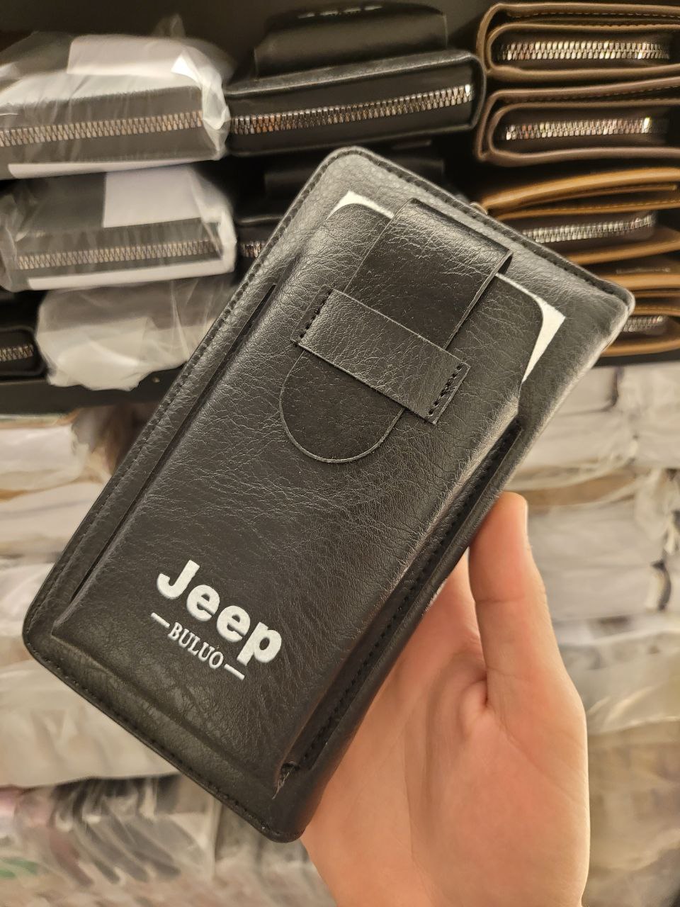 Jeep Buluo Men's Multi-Purpose Leather Wallet - Holds Mobile Phone, Cash, Cards with Zipper